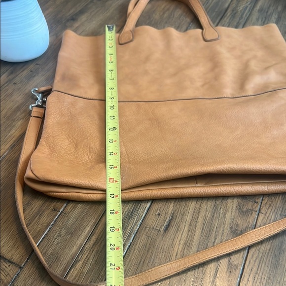 COS Tan Leather Tote with Soft Structure - Picture 9 of 14